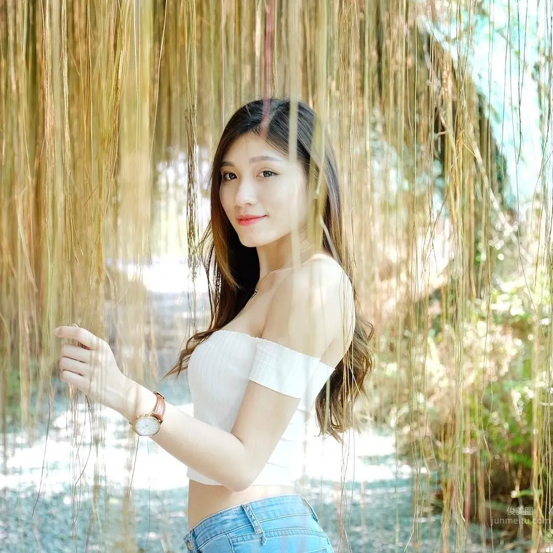 大马正妹Mimi Chen，时尚性感的曲线美_0