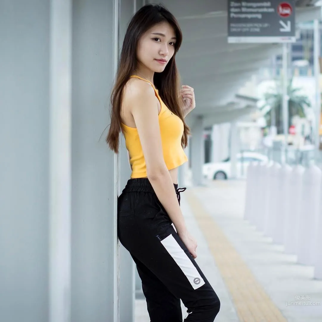 Malaysian Beauty Mimi Chen, Fashionable Sexy Curves photo 5