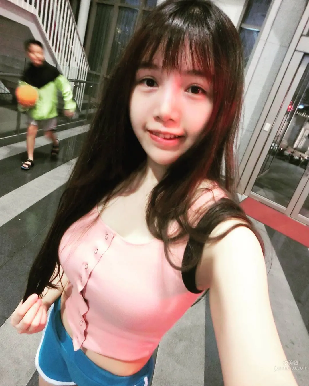 电竞主播洪芭芭 满分开台直播咯_2