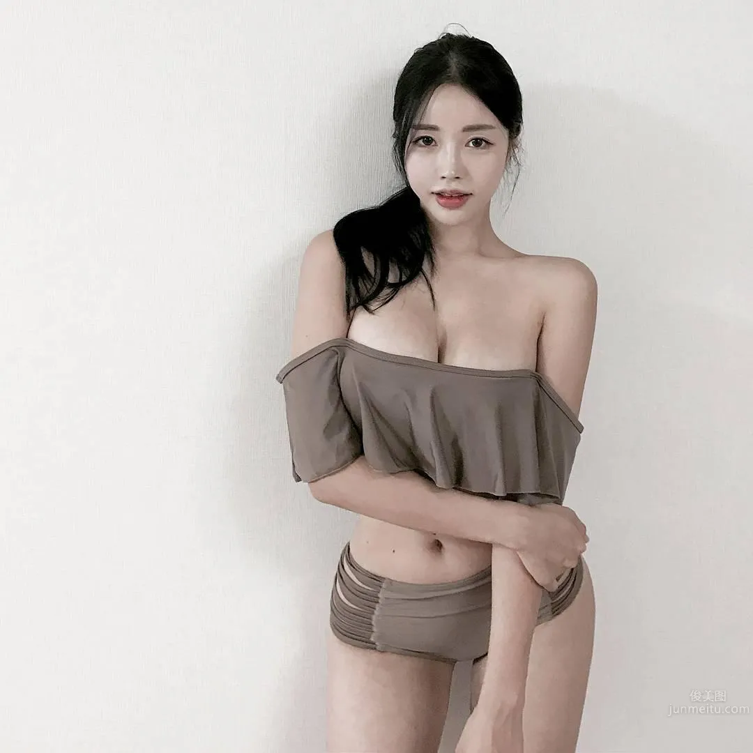 Hwang Eonni, Long Legs Sister Bikini Beautiful Photos photo 29