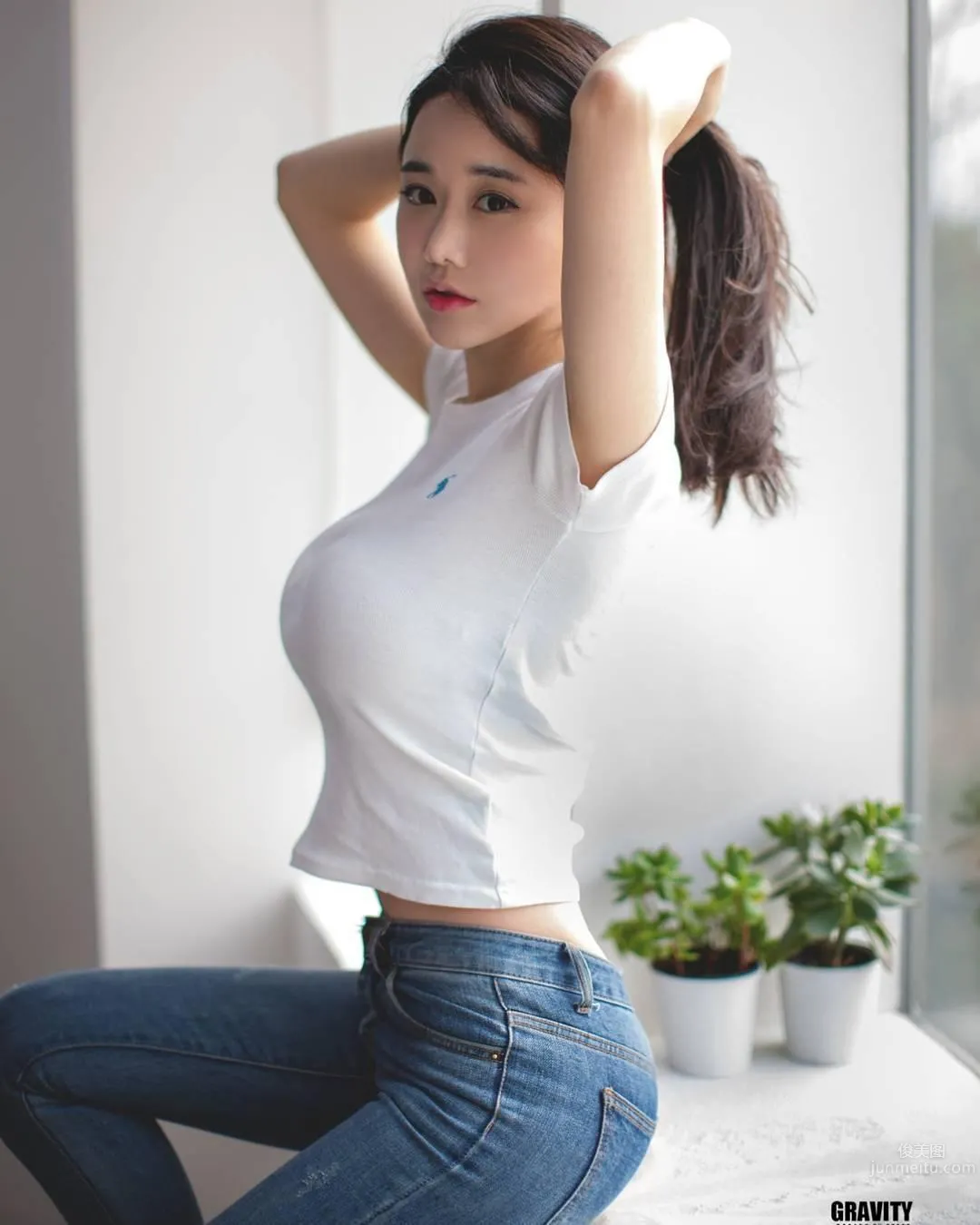 Korean Outdoor Model Kaendi, Wasp Waist and Curves, Perfect Figure photo 71