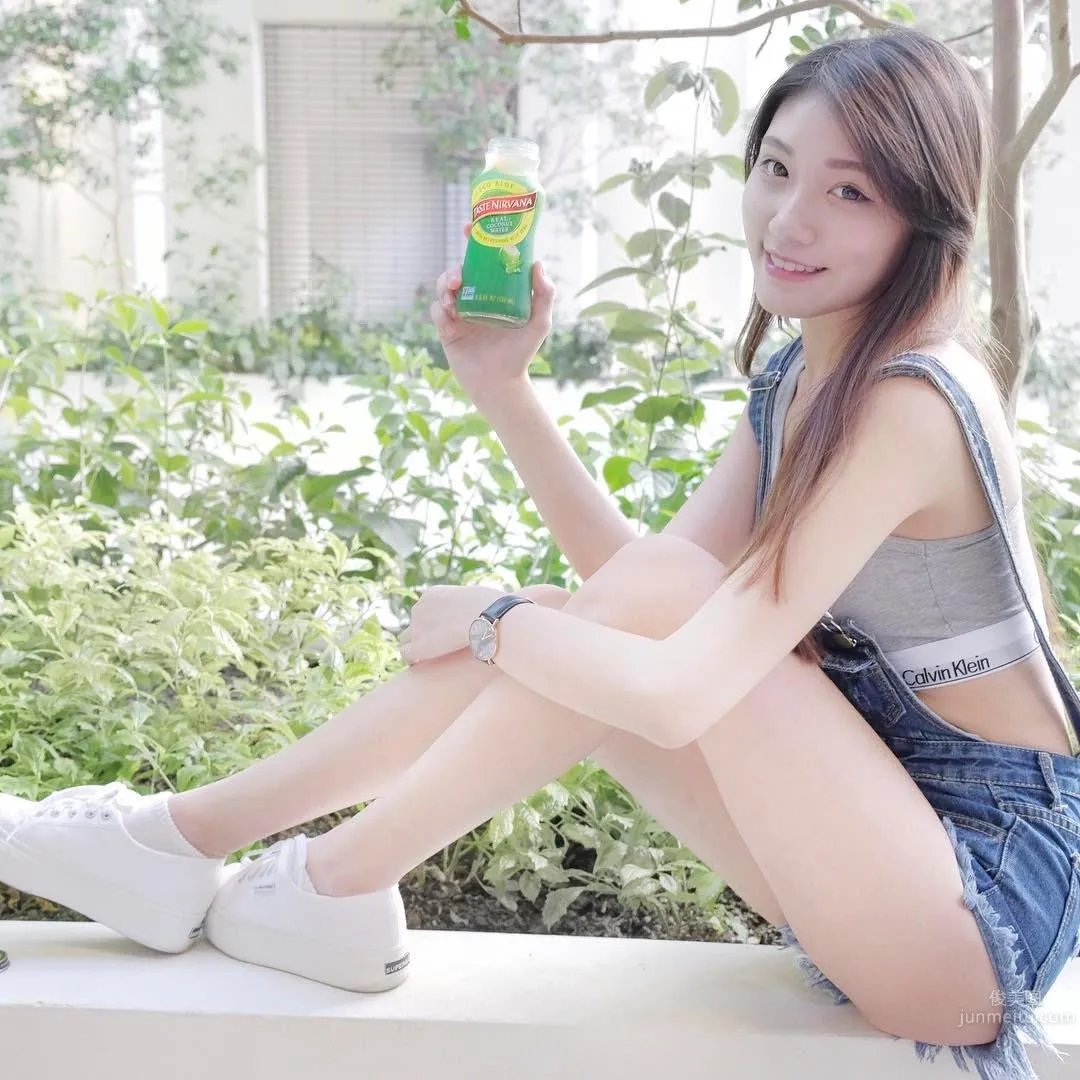 Malaysian Beauty Mimi Chen, Fashionable Sexy Curves photo 6