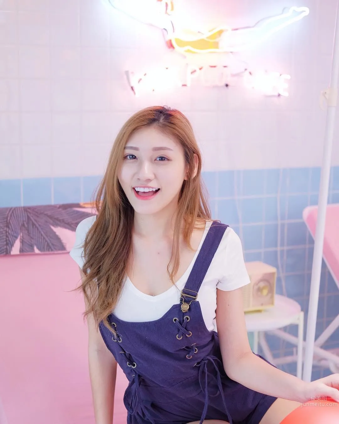 Malaysian Beauty Mimi Chen, Fashionable Sexy Curves photo 28