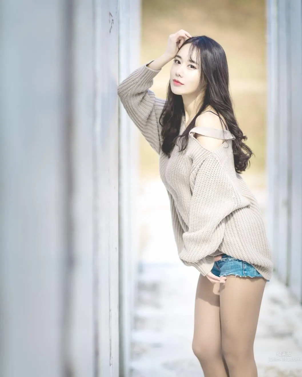 Korean Outdoor Model Kaendi, Wasp Waist and Curves, Perfect Figure photo 55