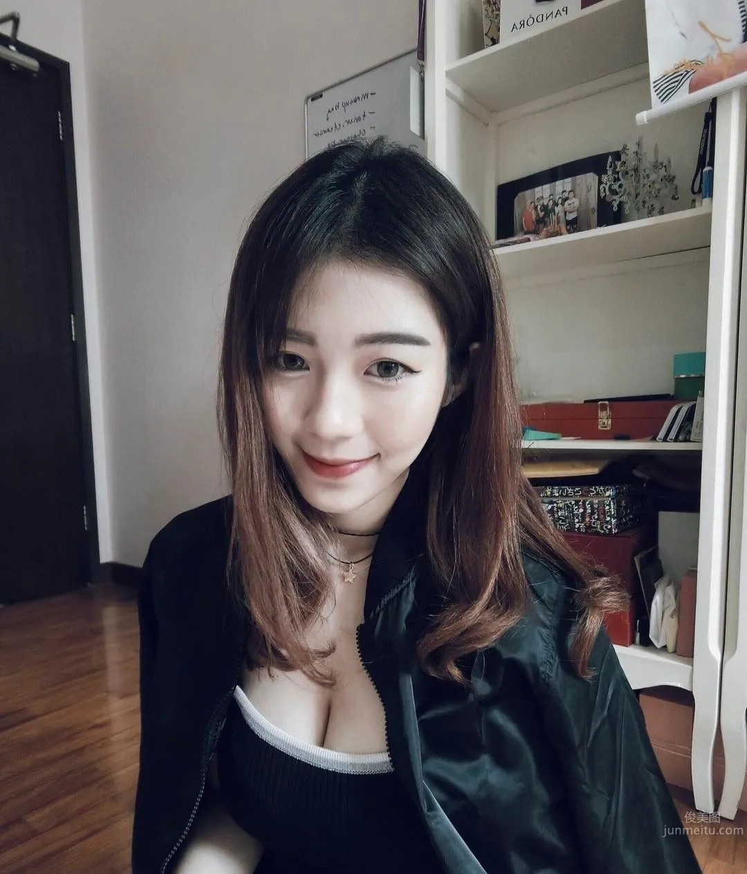 God Genes, Girl Holy Land, It Is This Country! Fair Skin and Unreasonable Good Figure photo 13