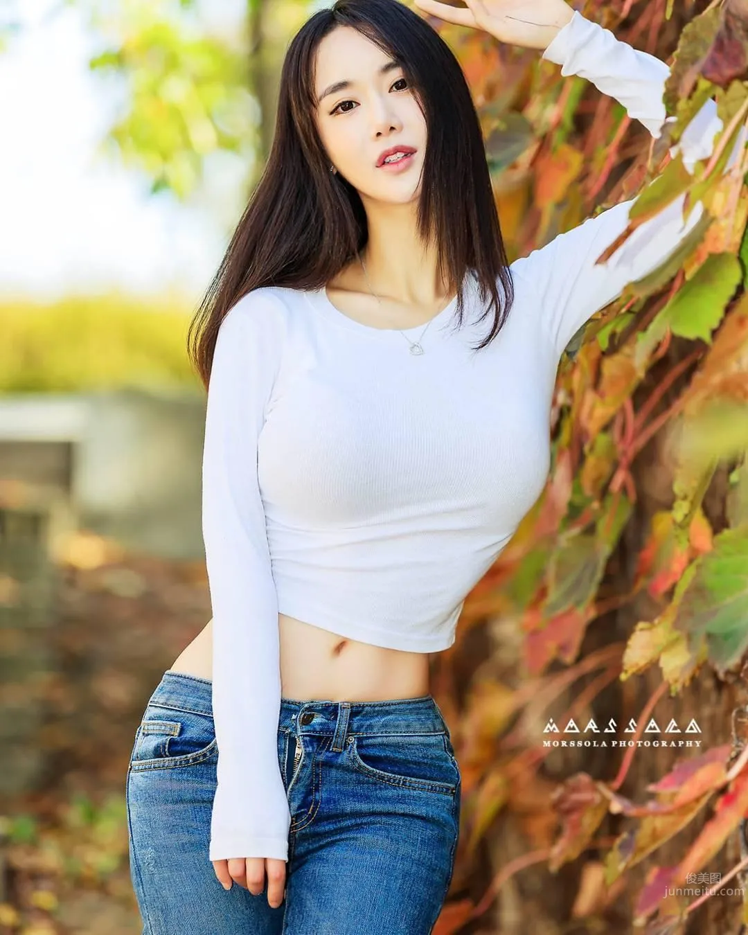 Korean Outdoor Model Kaendi, Wasp Waist and Curves, Perfect Figure photo 32