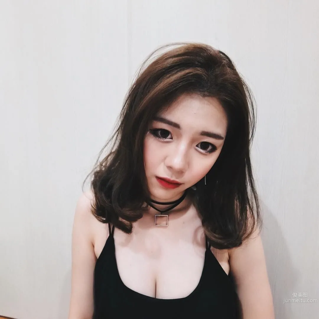God Genes, Girl Holy Land, It Is This Country! Fair Skin and Unreasonable Good Figure photo 6