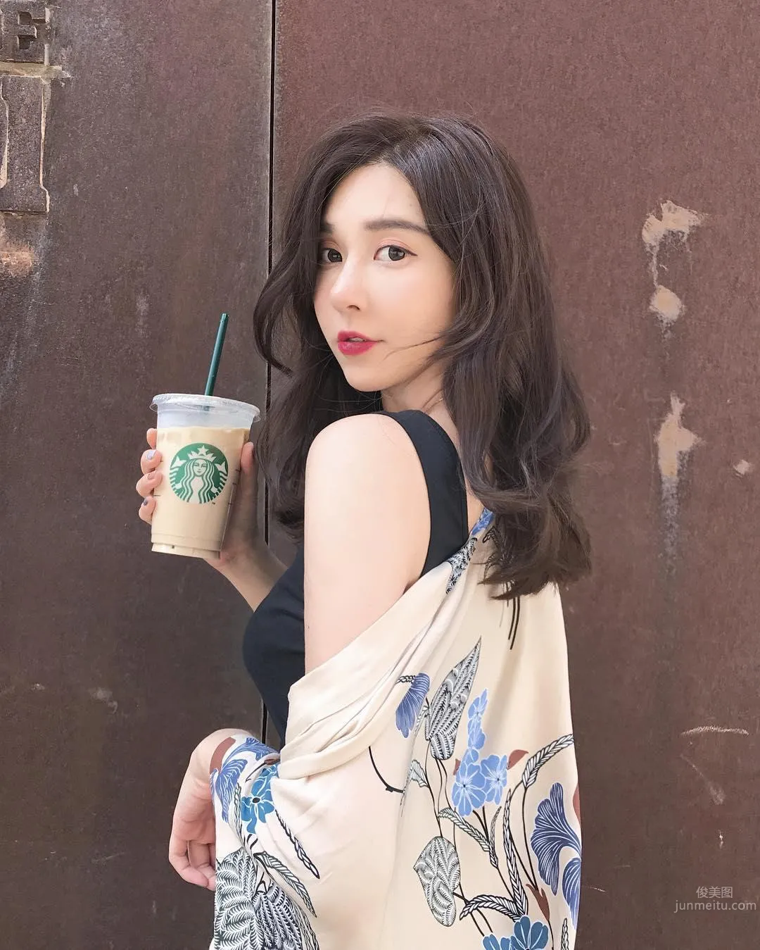 'Mingdao Campus Beauty' Evolved Even More After Graduation, So Hot Fans Shout No No! photo 18