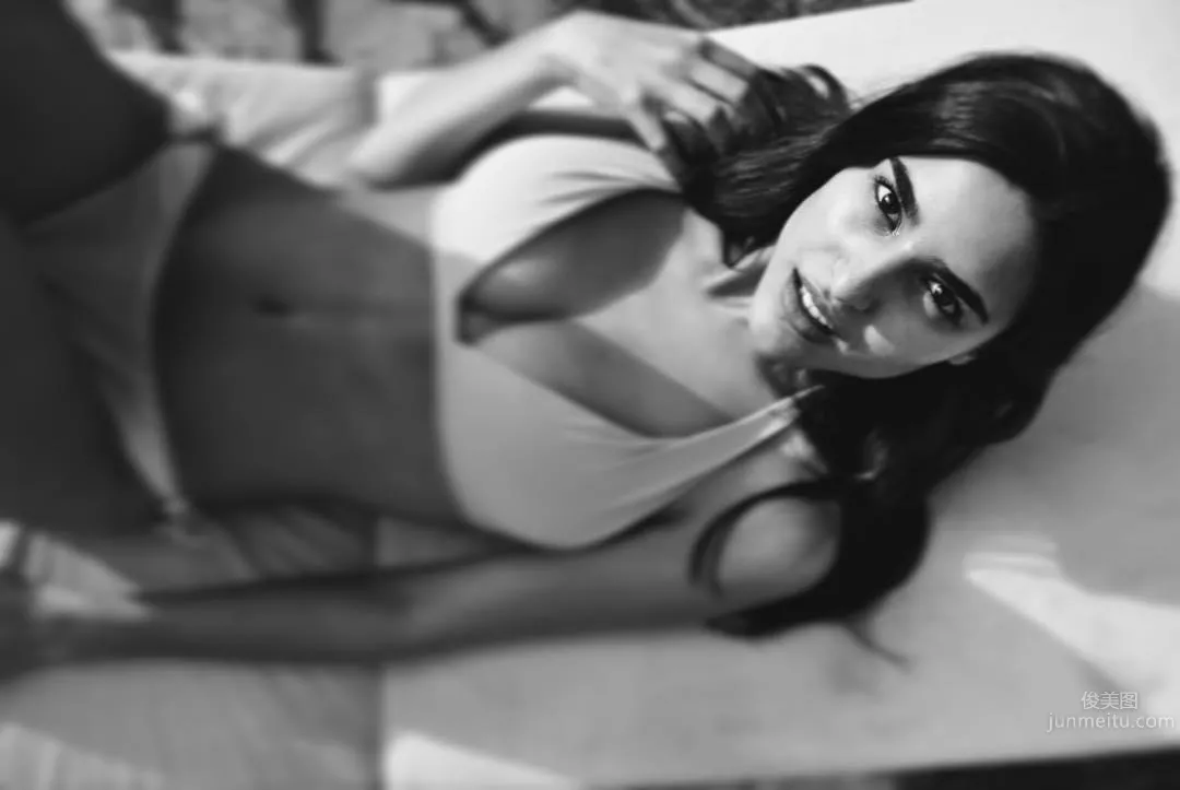 Julia Frauenrath- 德國剛毅型美女私房圖 8