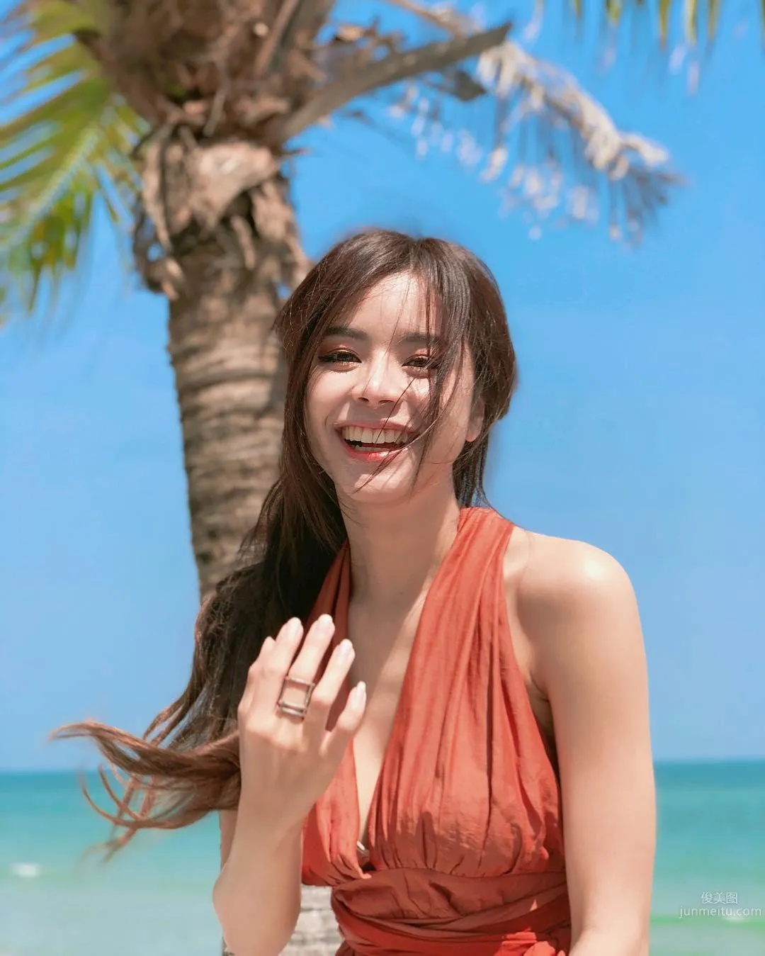 高顔值正妹「根本真人芭比」！驚人曲線下還隐藏「性感深溝」！ 29
