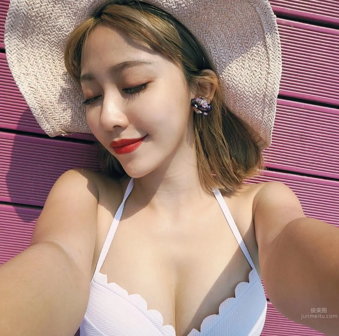 Xu Qingling, Ig Sharing Okinawa Bikini Photos photo 36