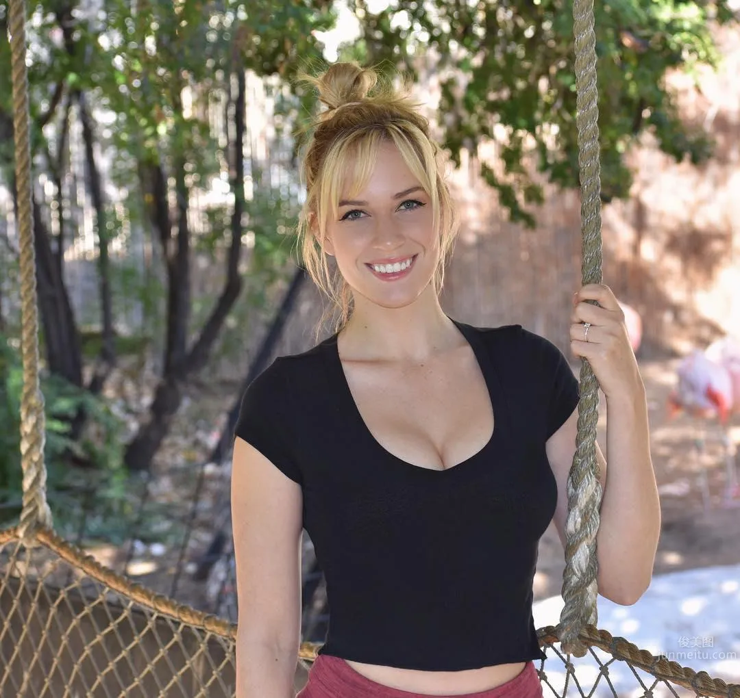 Paige Spiranac - The Sexiest Golfer photo 24