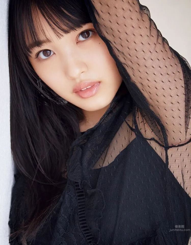 Mion Mukaichi - Last Gravure Shoot in Her Teens photo 5