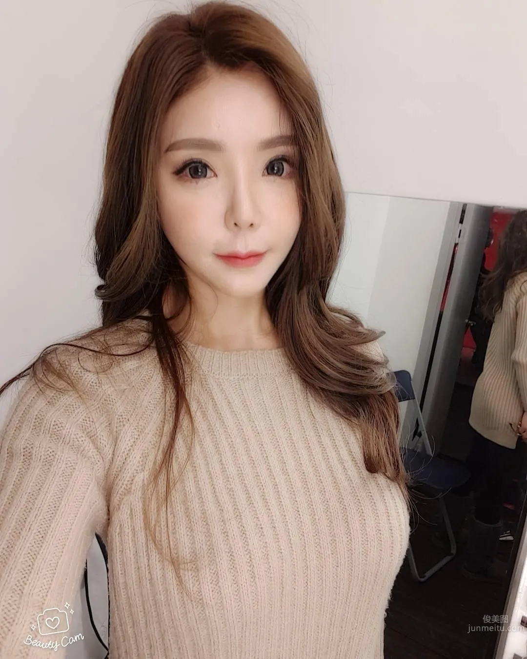 南韩妹子黄丽娅脾气不好！性感比基尼大方来献宝～_27