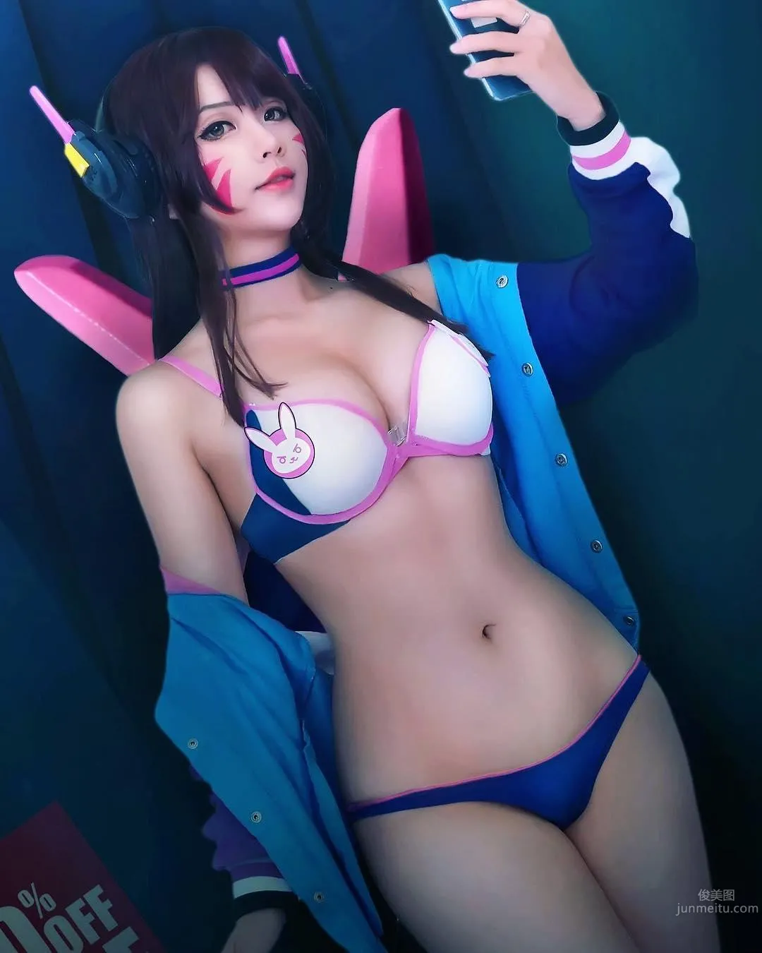 Video Game Beauty Hana Dinh, Do You Like This Figure? photo 20