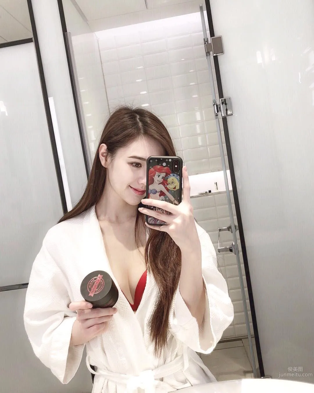 台湾极品校花张凯玲 肤白腿长的魔鬼身材_34