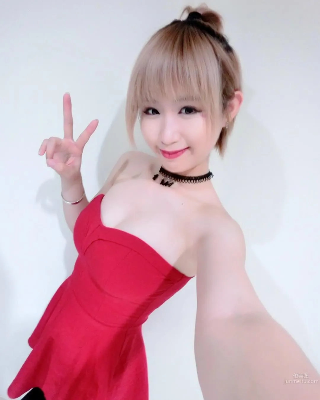 李佩怡- 迷人「魅惑電眼」收服粉絲的心！ 5