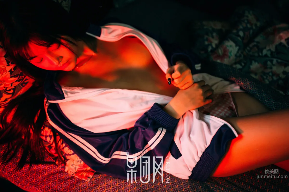 学生妹妹的校服风情！_18