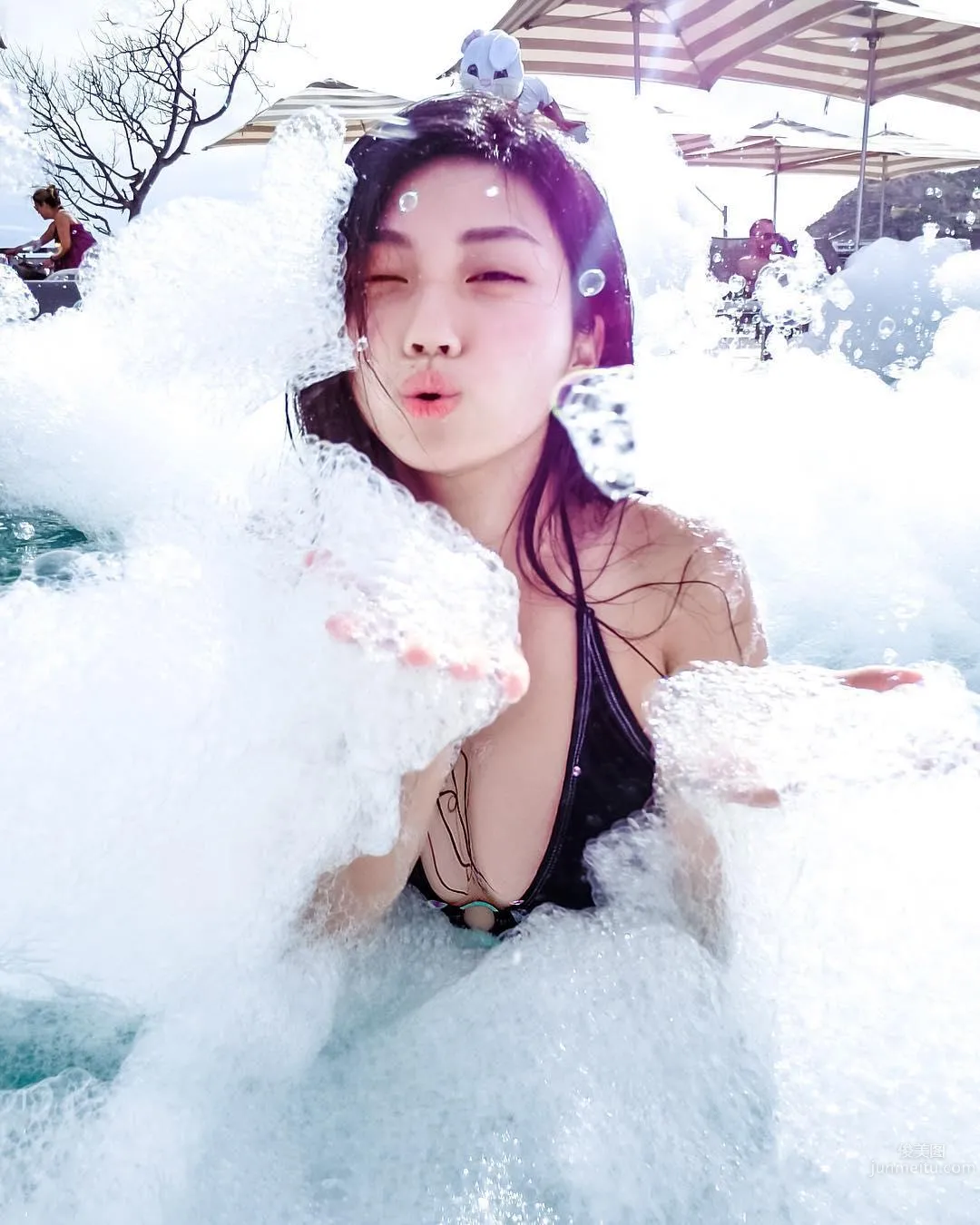 Sweet and Domineering! Chen Lingyu's Super Confident Smile Plus Hot Figure, the Queen Is Decided to Be You! photo 40