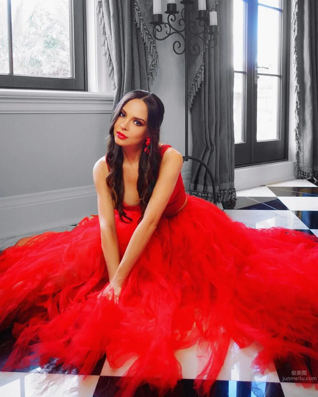 Lola Astanova, Beautiful Pianist Private Shoot photo 30