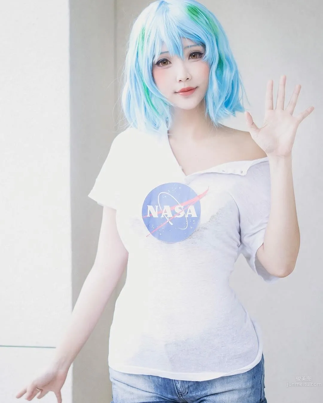 Video Game Beauty Hana Dinh, Do You Like This Figure? photo 38