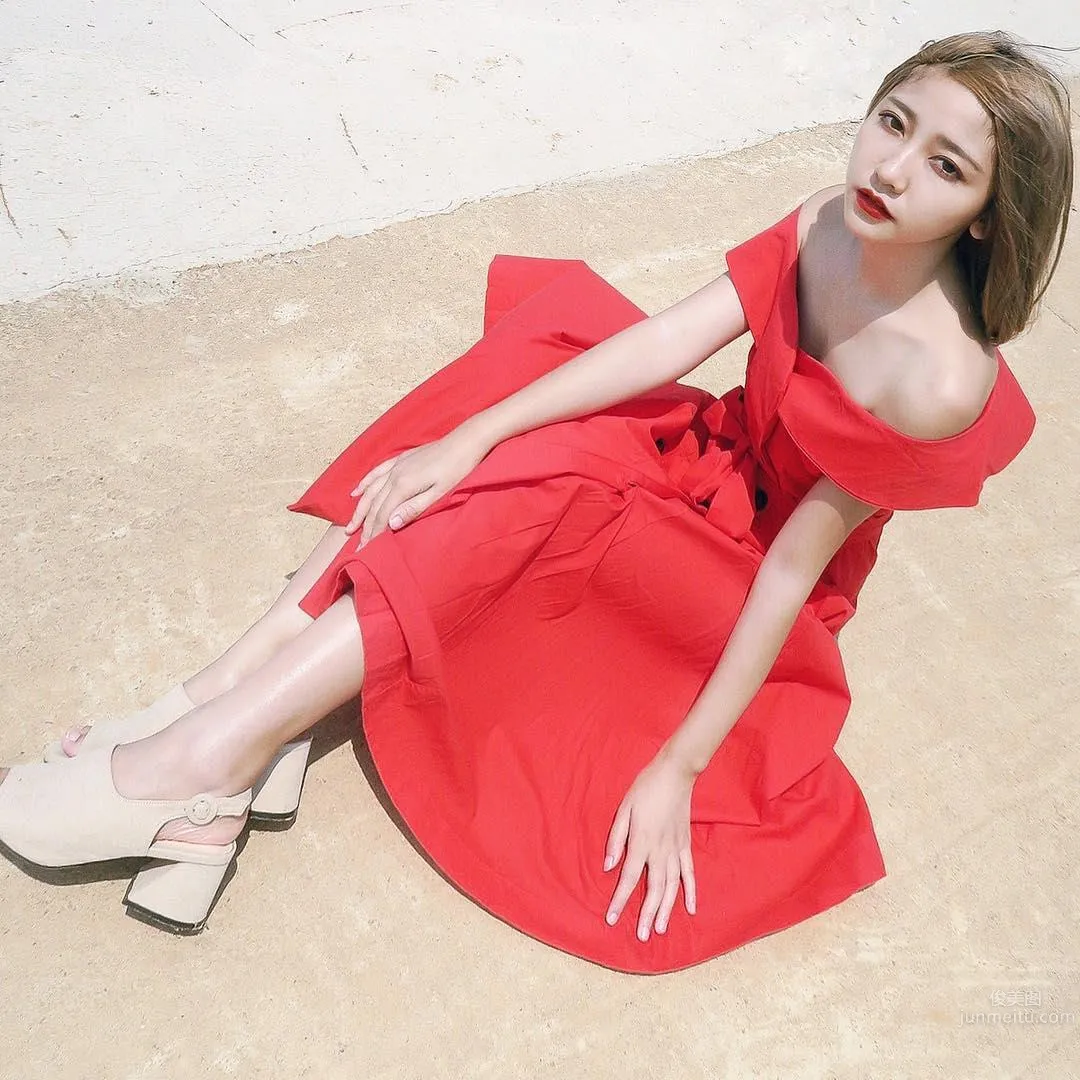 Xu Qingling, Ig Sharing Okinawa Bikini Photos photo 33