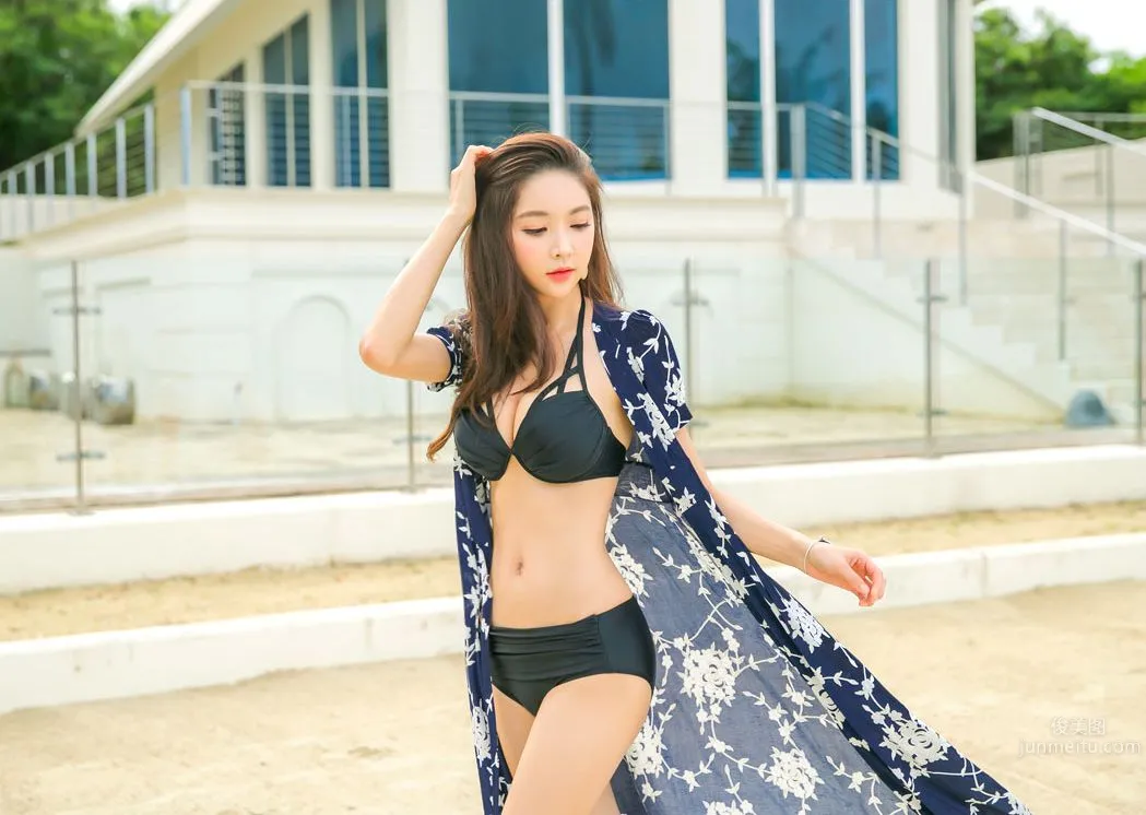 Park Soo Yeon - 2017 Swimwear Series Set Five photo 66