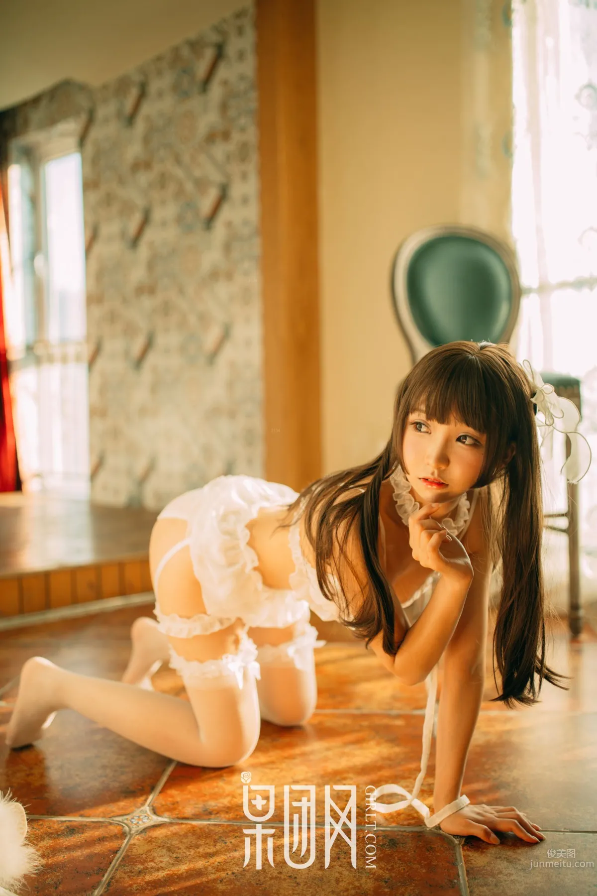 白絲男人斬！蘿莉真空上陣化身調皮小女仆 14