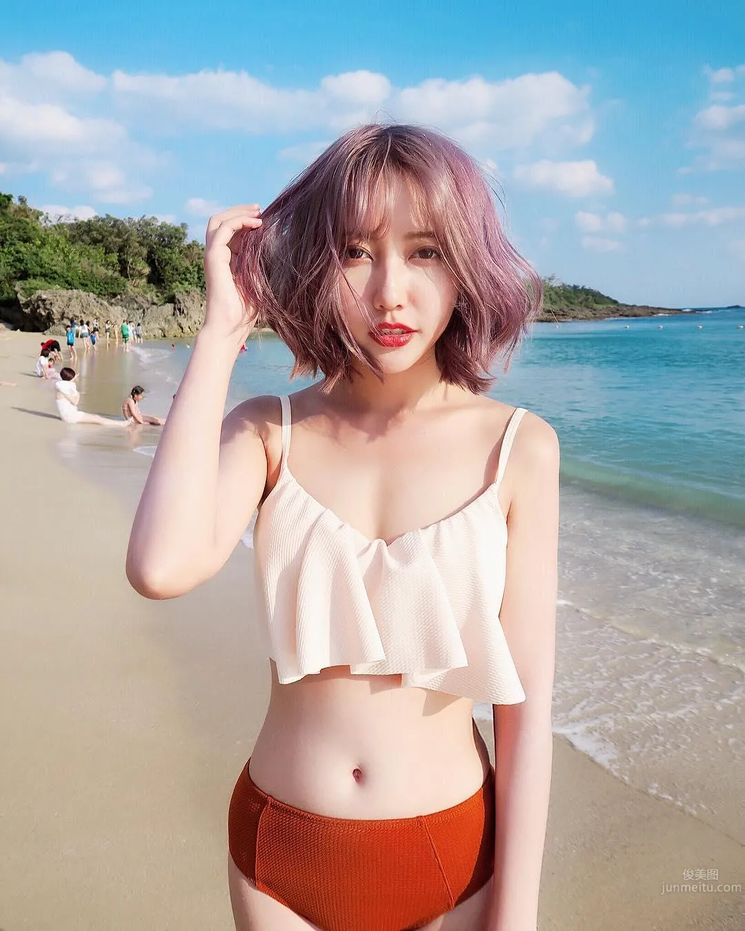 Xu Qingling, Ig Sharing Okinawa Bikini Photos photo 8