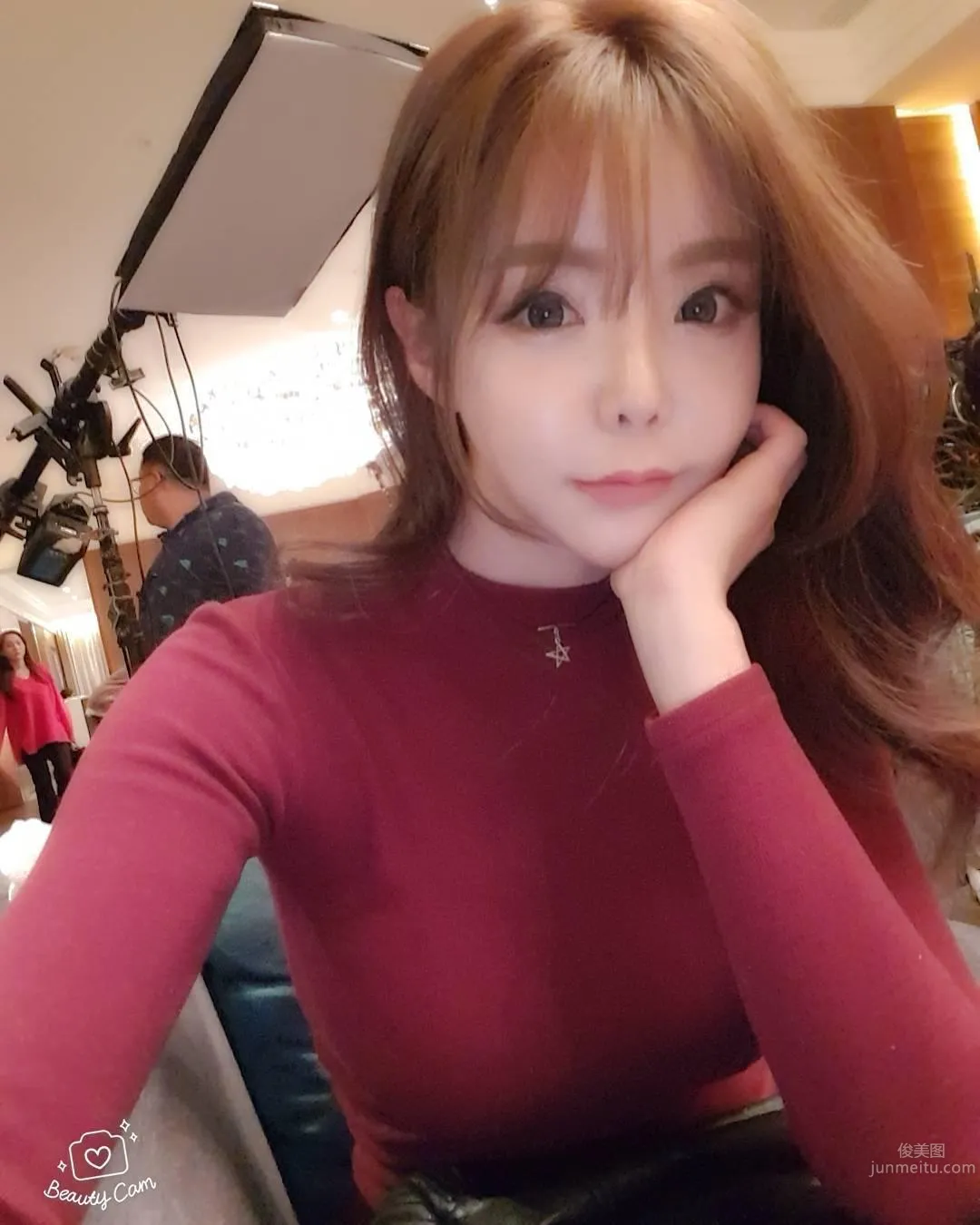 南韓妹子黃麗娅脾氣不好！性感比基尼大方來獻寶～ 27