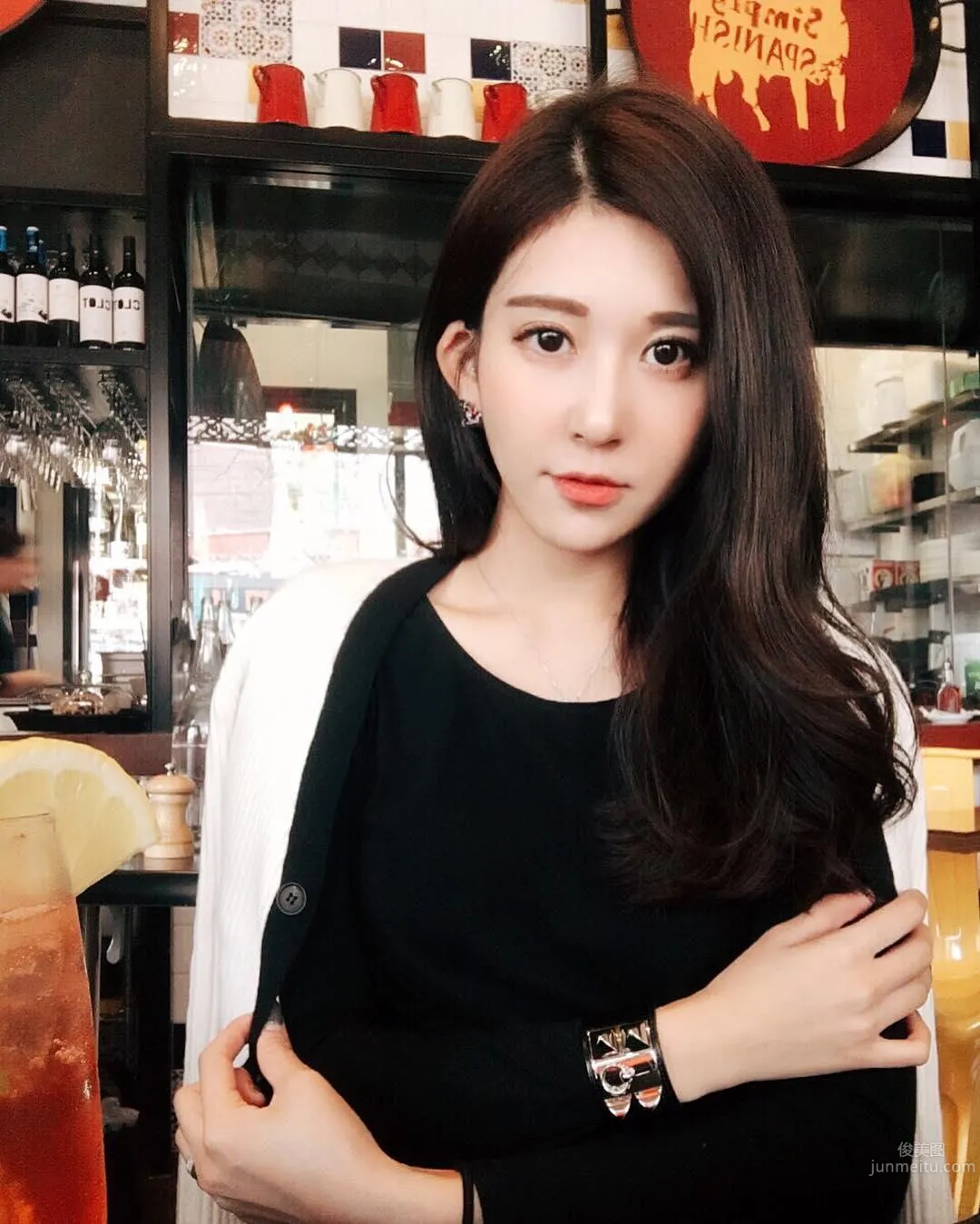 'Mingdao Campus Beauty' Evolved Even More After Graduation, So Hot Fans Shout No No! photo 4