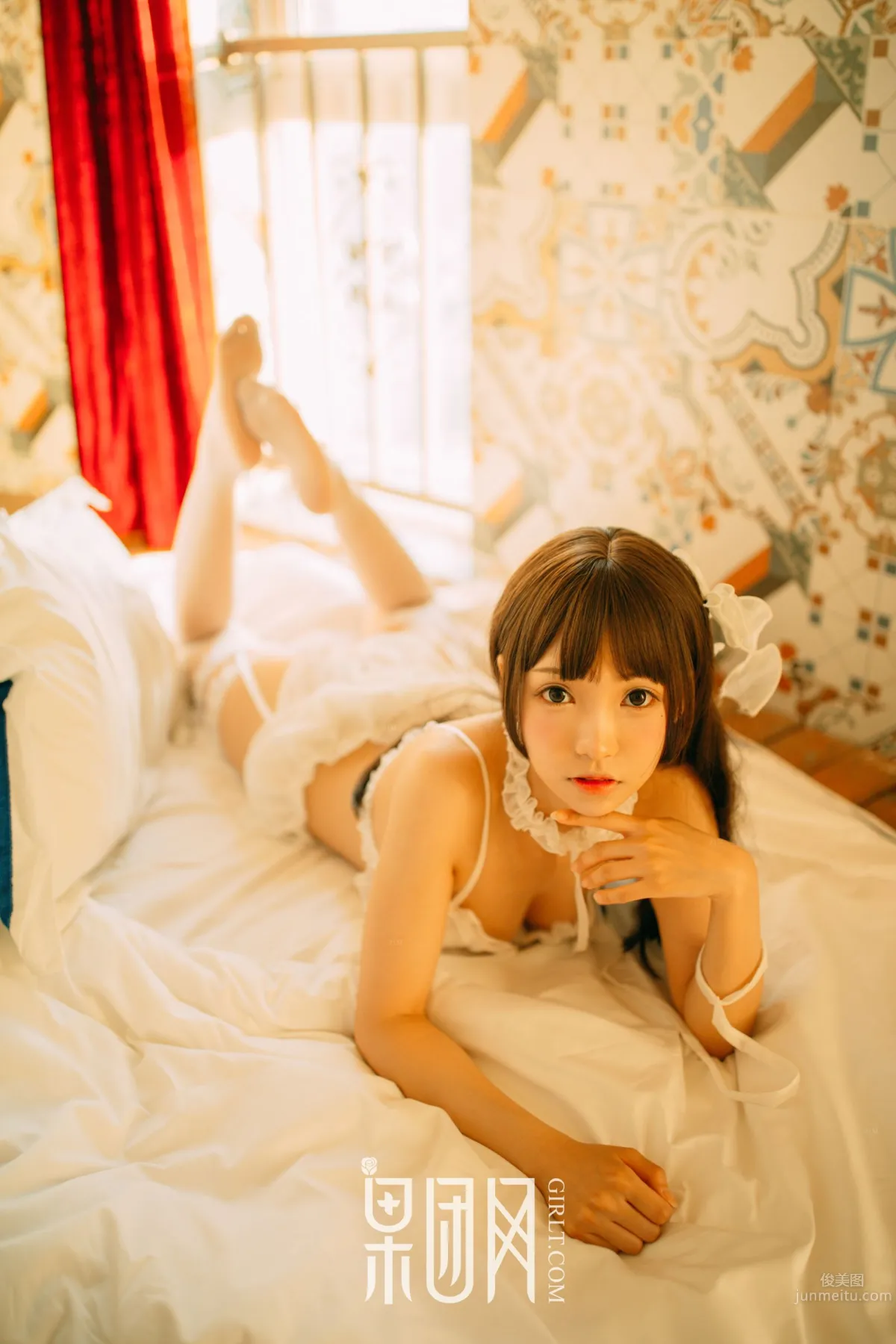 白絲男人斬！蘿莉真空上陣化身調皮小女仆 26