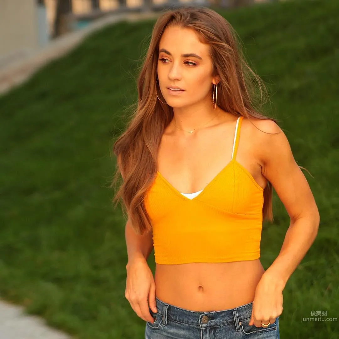Rachel DeMita- 顔藝俱佳的美女籃球主播 37