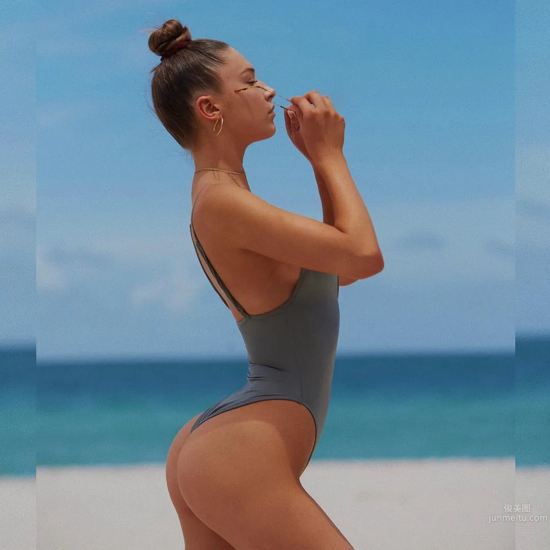 Elsie Hewitt: Weekly Playboy Playboy photo 37
