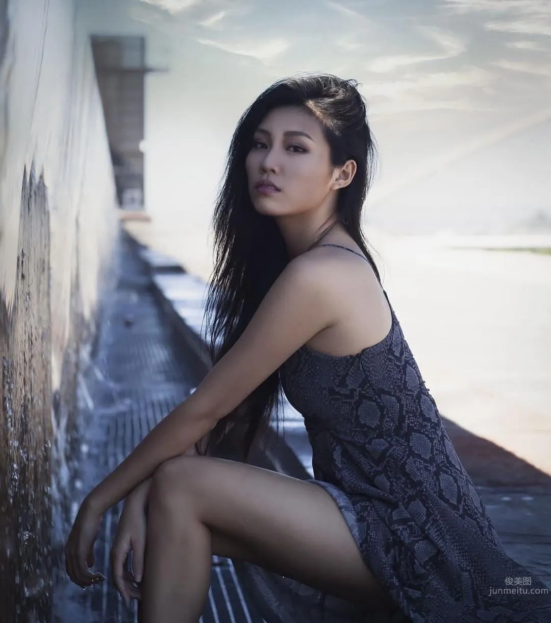 Sweet and Domineering! Chen Lingyu's Super Confident Smile Plus Hot Figure, the Queen Is Decided to Be You! photo 16