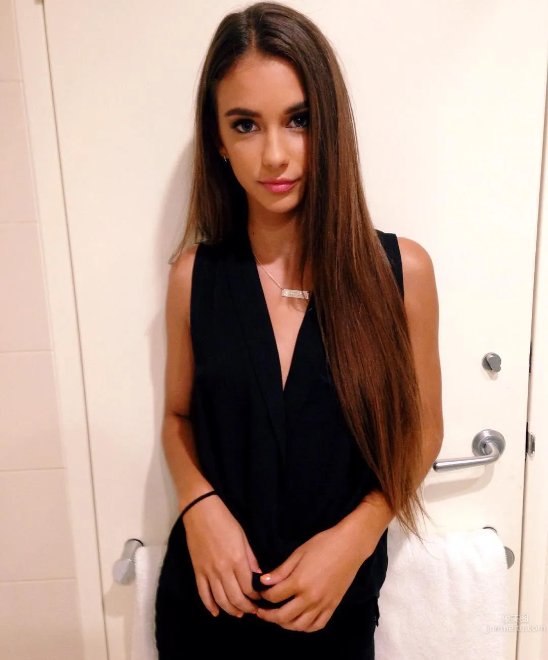 Australian Angel-Level Beauty Renee Herbert Beautiful Face Private Shoot photo 2