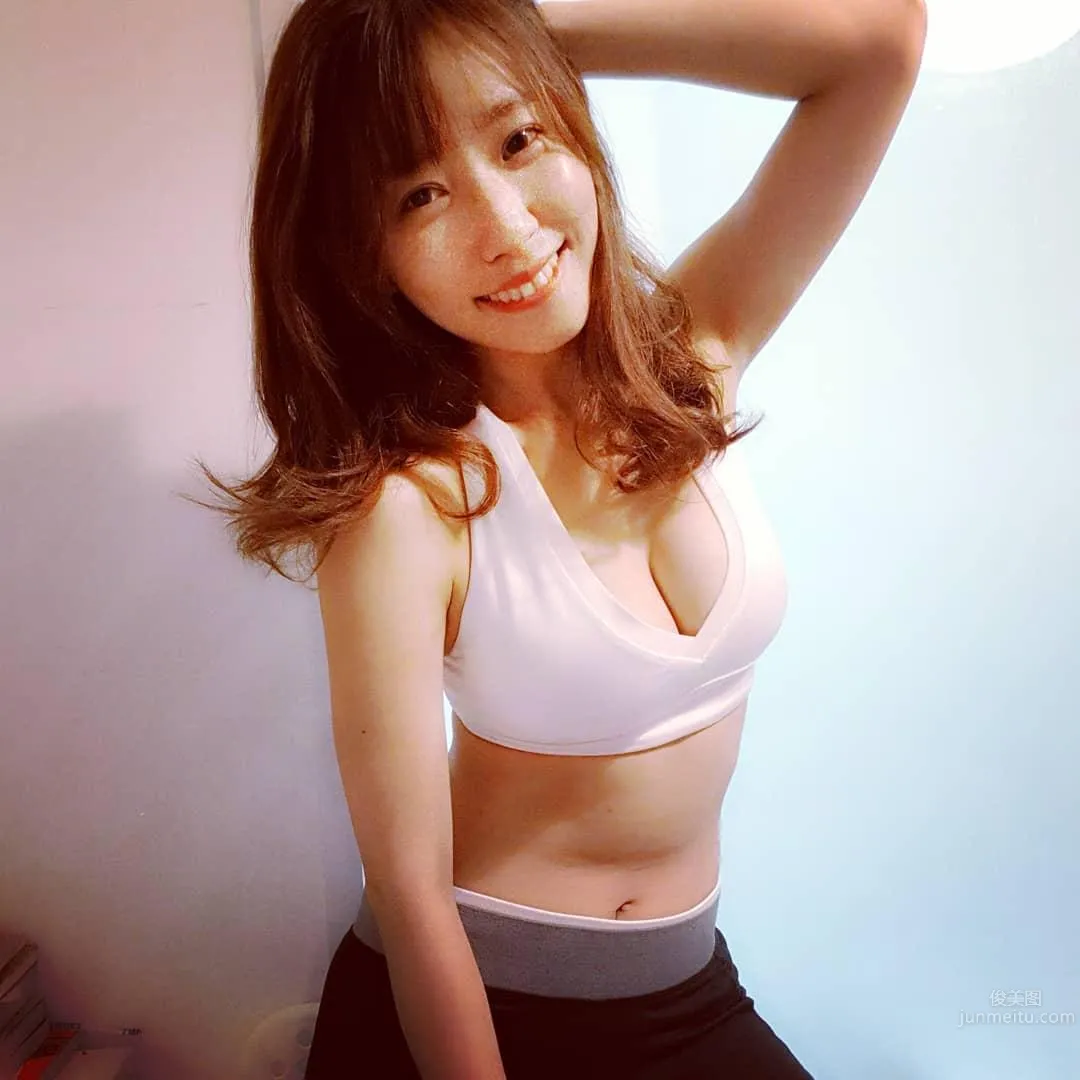 路雨希鏡前自拍「白色内衣」，惹火尺寸令人沖動！ 21