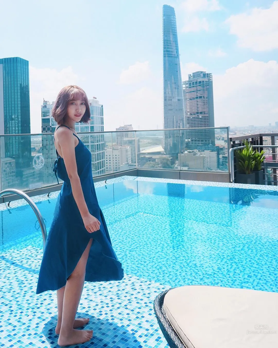 Xu Qingling, Ig Sharing Okinawa Bikini Photos photo 14
