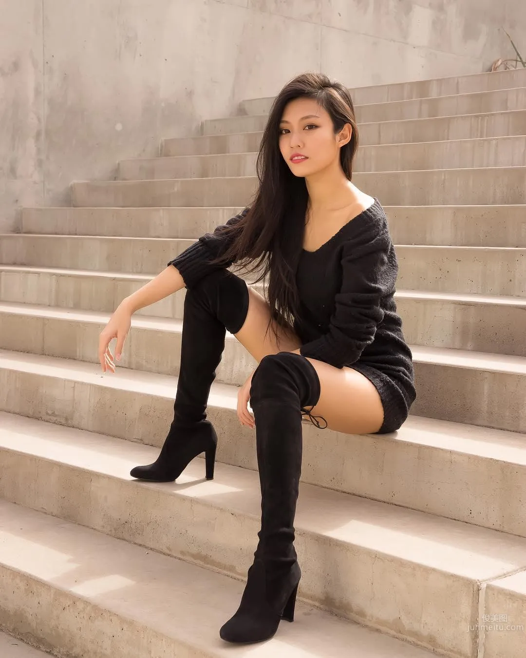 Sweet and Domineering! Chen Lingyu's Super Confident Smile Plus Hot Figure, the Queen Is Decided to Be You! photo 27