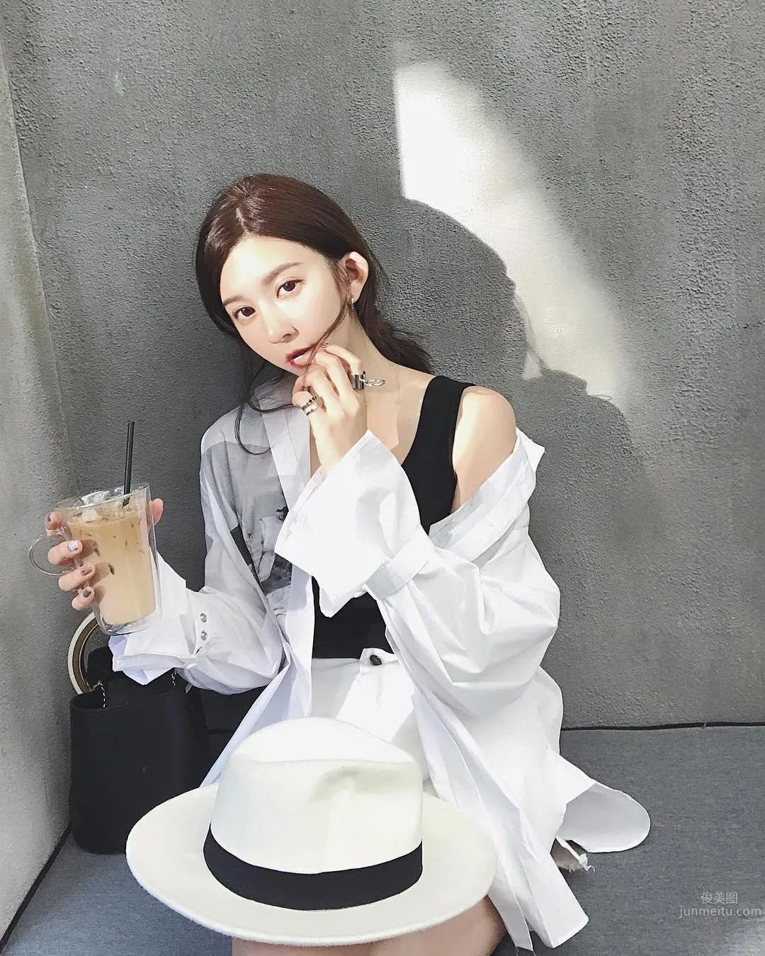 'Mingdao Campus Beauty' Evolved Even More After Graduation, So Hot Fans Shout No No! photo 19
