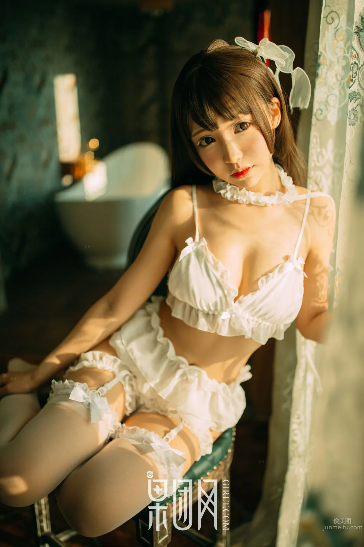 白絲男人斬！蘿莉真空上陣化身調皮小女仆 9