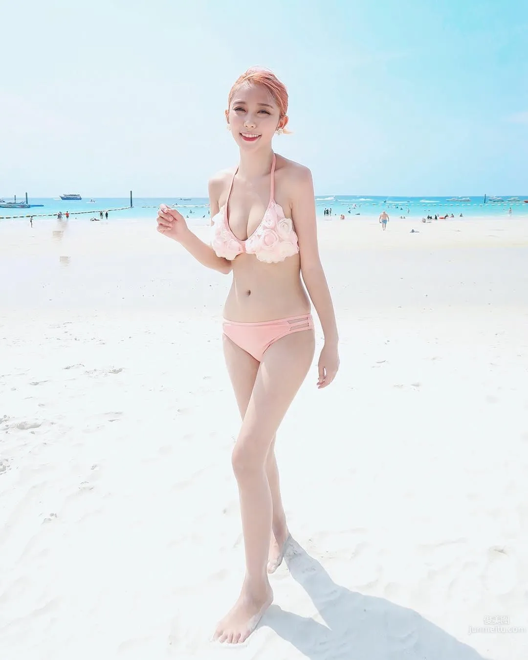 Xu Qingling, Ig Sharing Okinawa Bikini Photos photo 29
