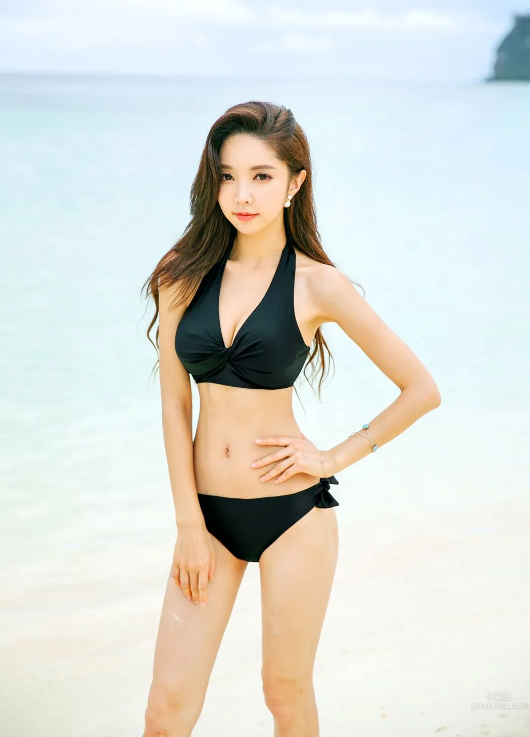 Park Soo Yeon, 2017 Swimwear Series Gallery Six photo 43