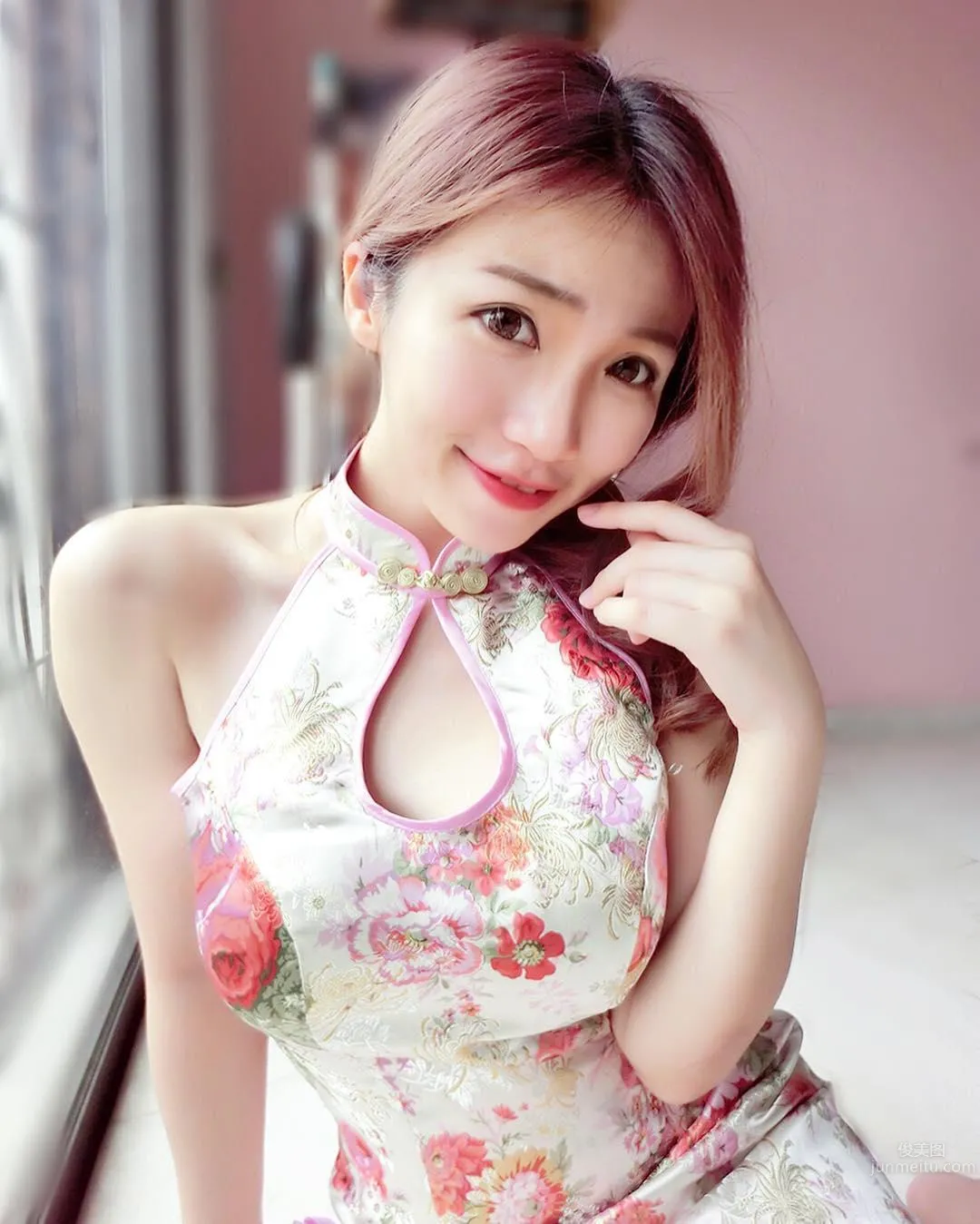 Malaysian Beauty Deng Anqi, Elegant Yet Sexy photo 4
