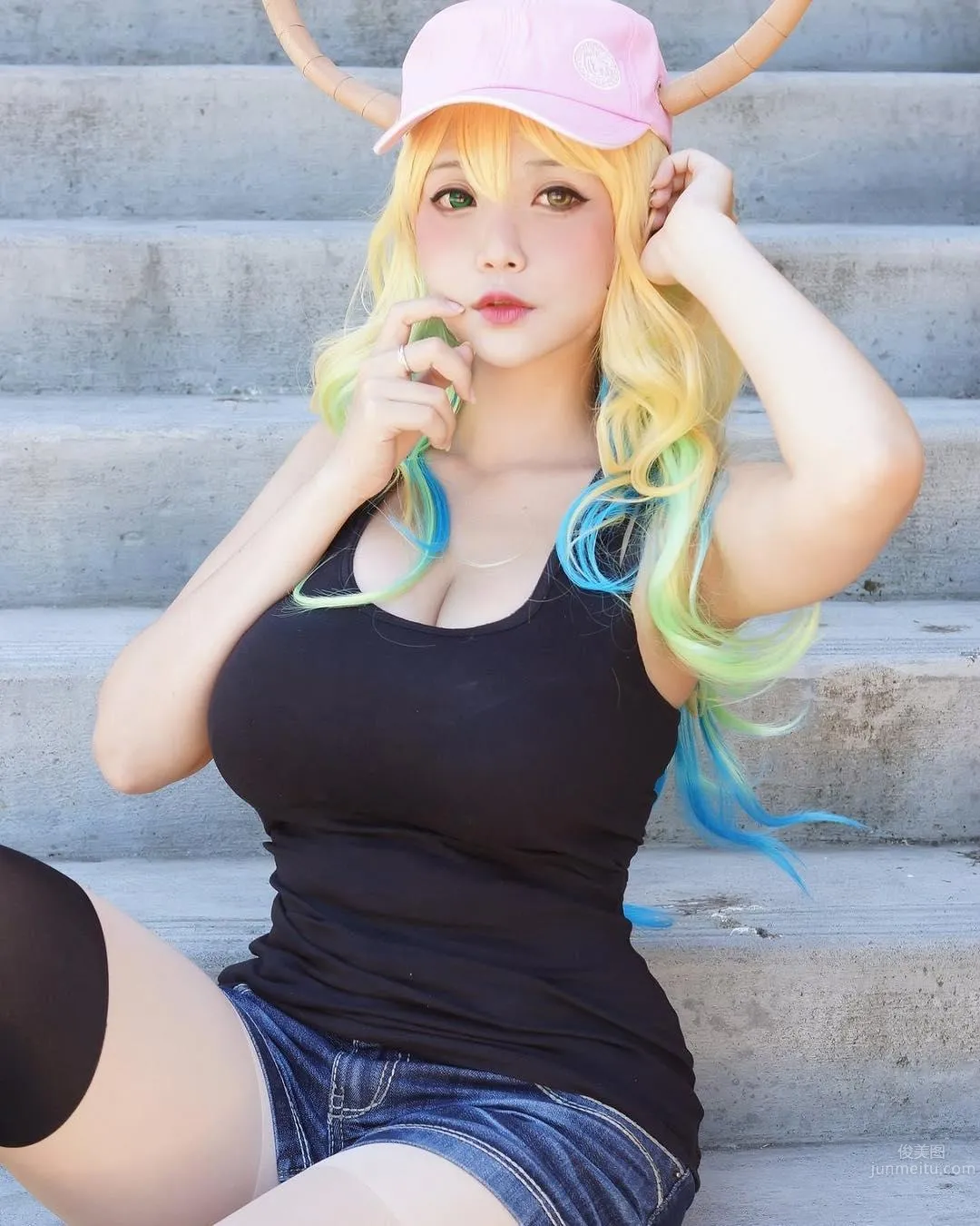 Video Game Beauty Hana Dinh, Do You Like This Figure? photo 10