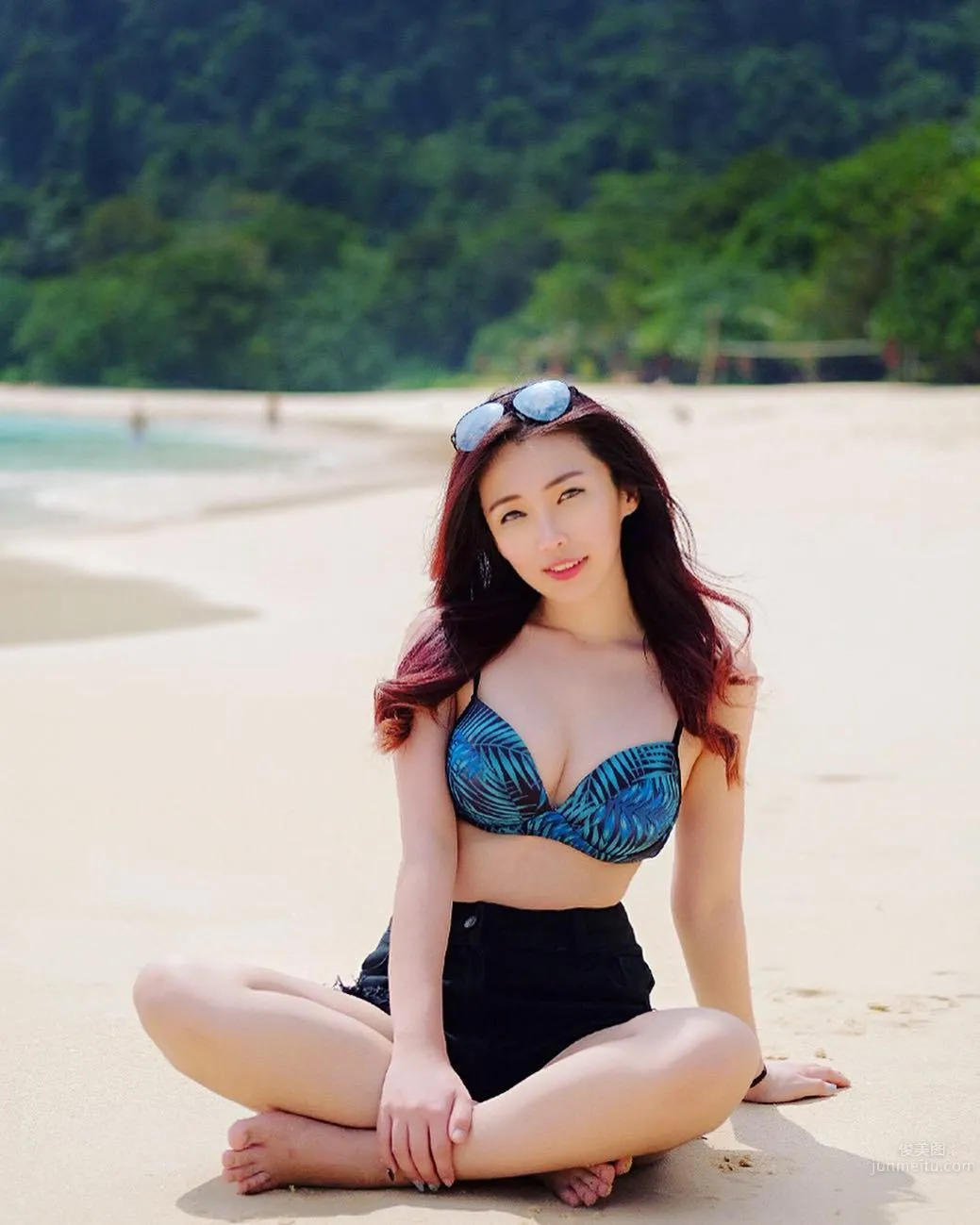 Malaysian Beauty Deng Anqi, Elegant Yet Sexy photo 42