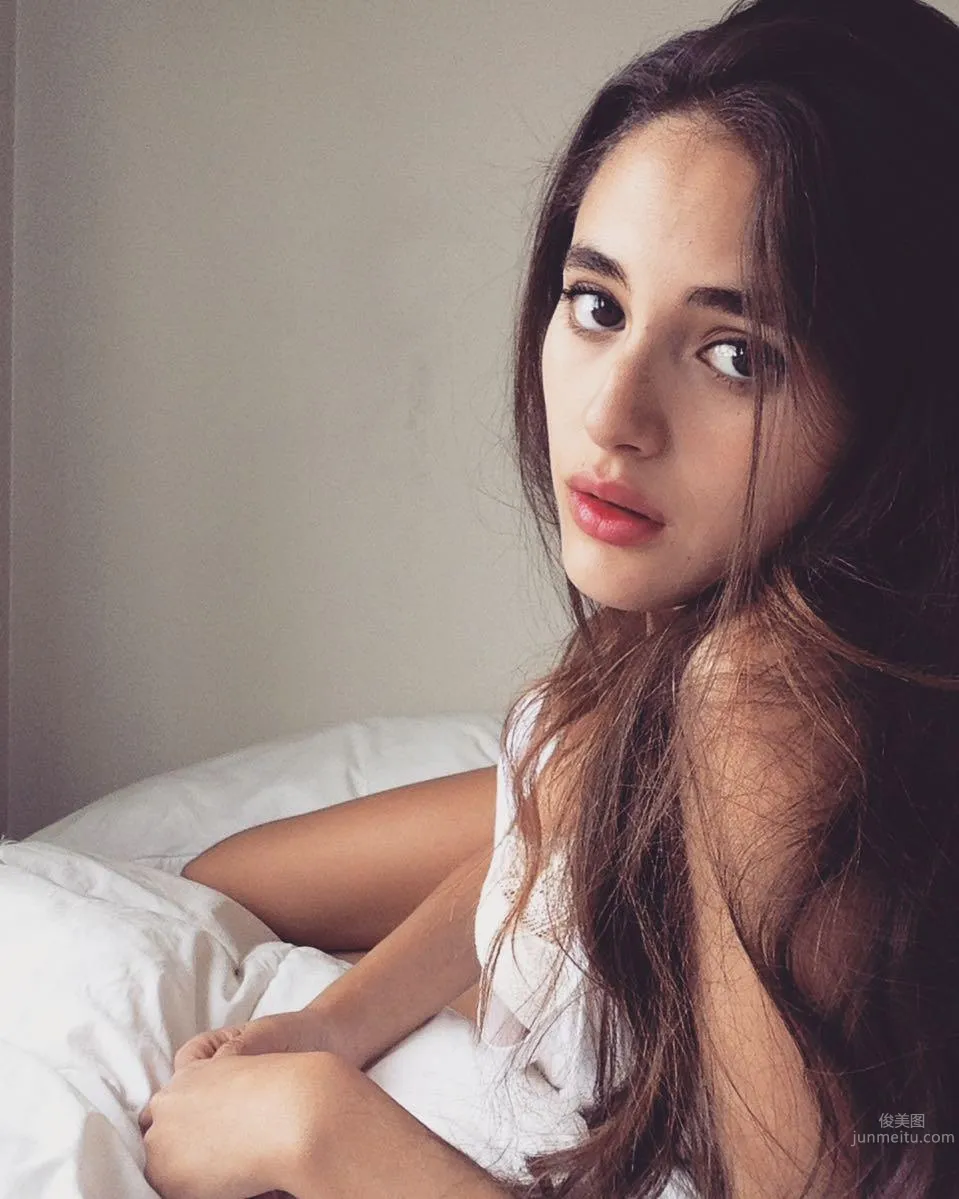 Luna Aballay, Possibly the Sexiest Farmer in the World photo 10