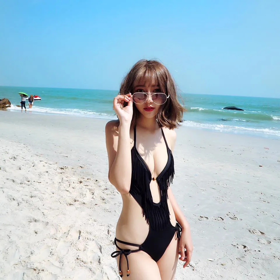 Xu Qingling, Ig Sharing Okinawa Bikini Photos photo 55
