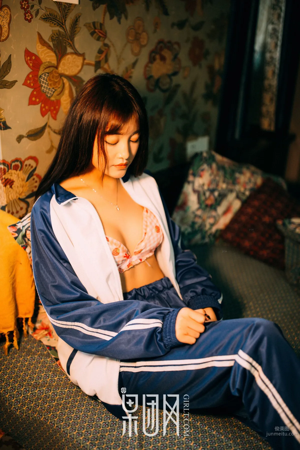 学生妹妹的校服风情！_13