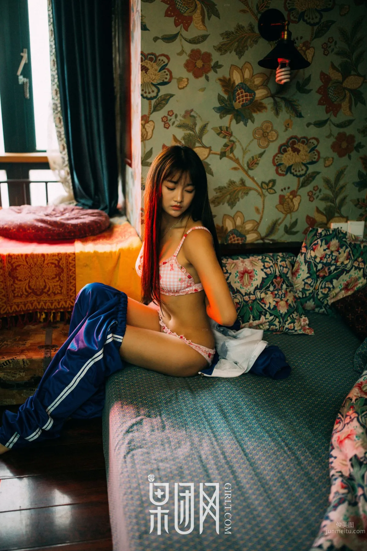 学生妹妹的校服风情！_4
